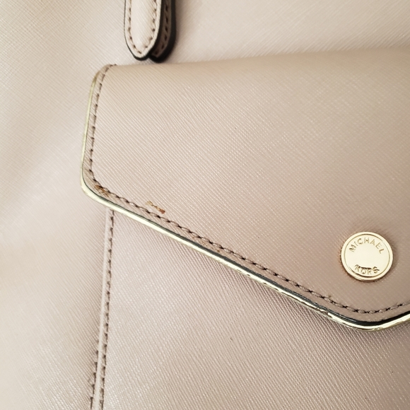 Michael Kors purse - Picture 7 of 8